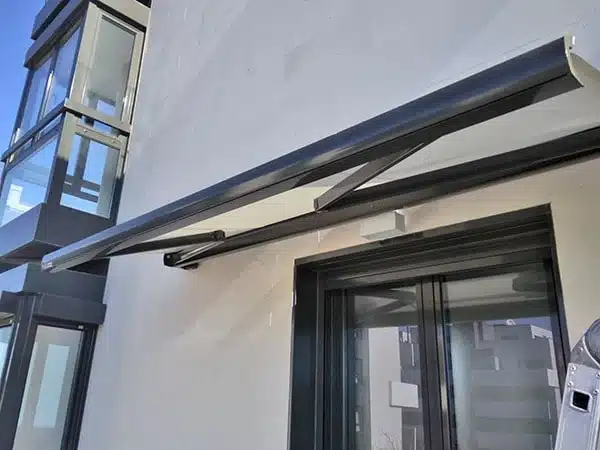 toldo con cofre