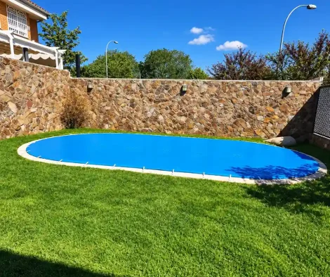 Cobertores de piscina a medida