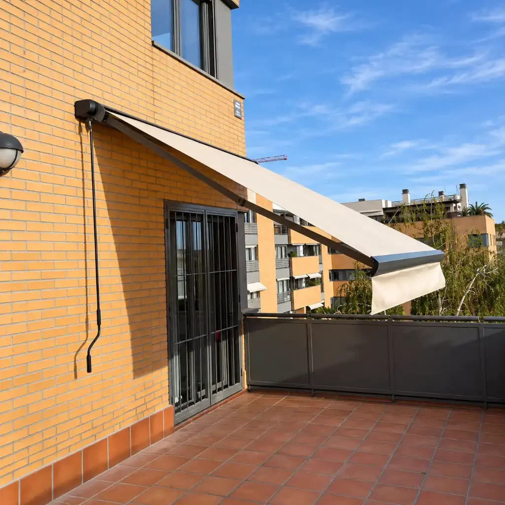 Toldos para balcones y ventanas en Tres Cantos instalados a medida