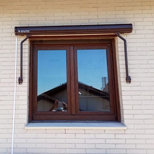 toldo portada con cofre cerrado