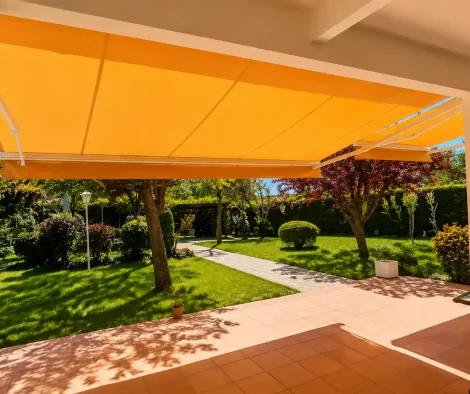 toldos extensibles para jardín